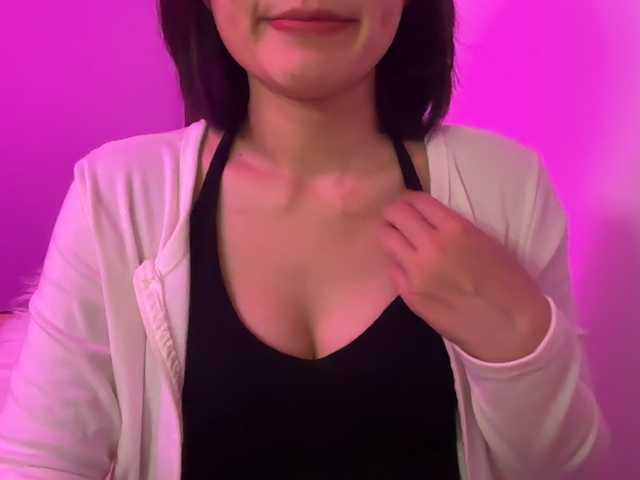 Julia-Zhen live cam on BongaCams