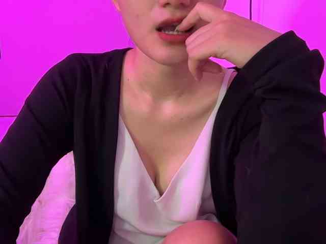 Julia-Zhen webcam