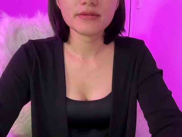 Julia-Zhen webcam