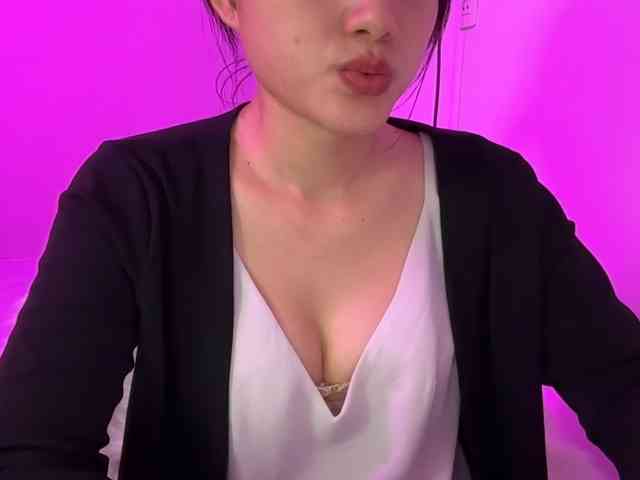 Julia-Zhen webcam