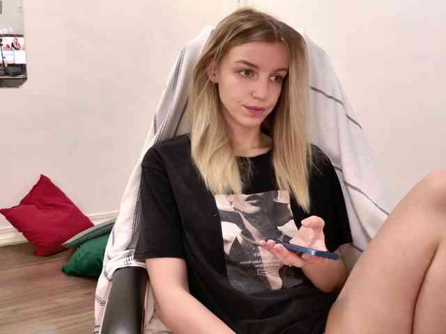 KatyaCherry webcam
