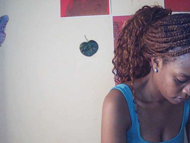 Charish live cam on BongaCams