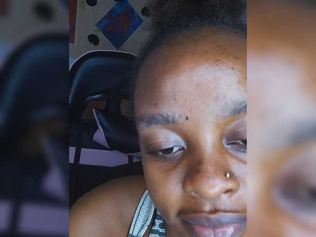 Charish live cam on BongaCams