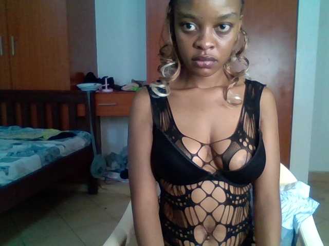 Charish live cam on BongaCams