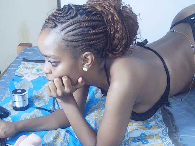 Charish live cam on BongaCams