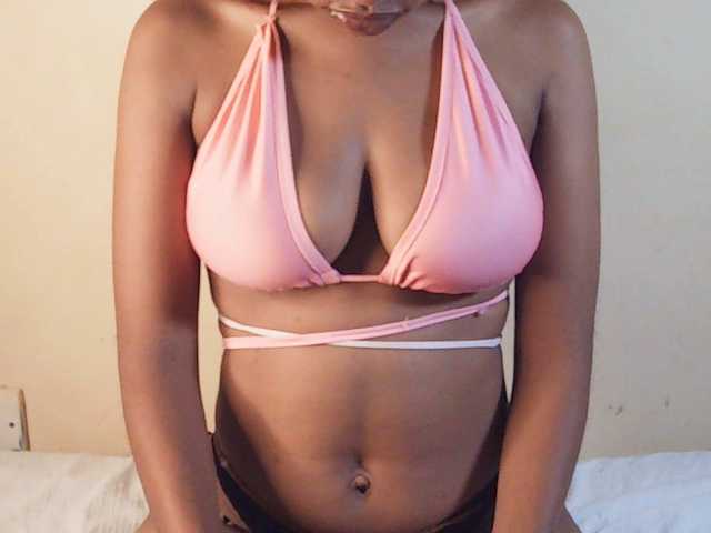 Charish live cam on BongaCams