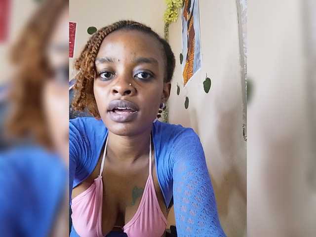 Charish live cam on BongaCams