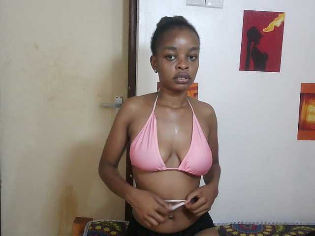Charish live cam on BongaCams