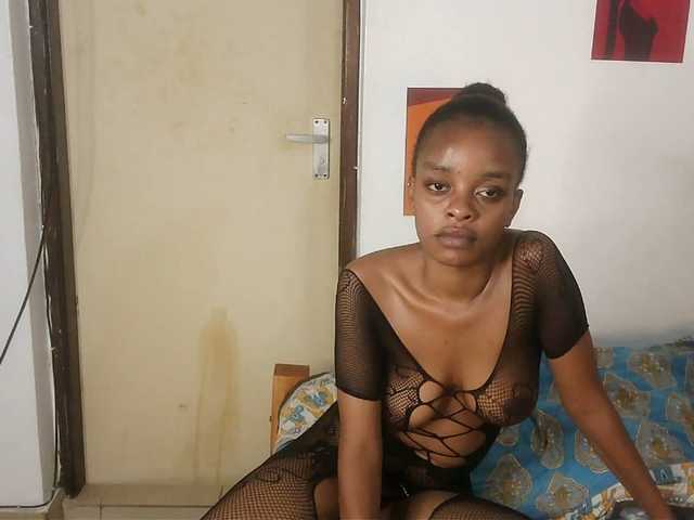 Charish live cam on BongaCams
