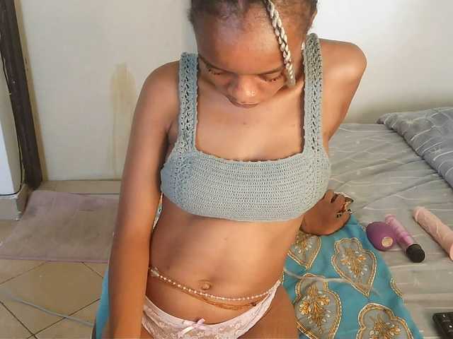 Charish live cam on BongaCams