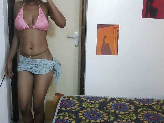 Charish live cam on BongaCams