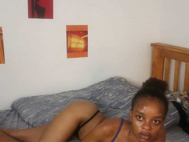 Charish live cam on BongaCams