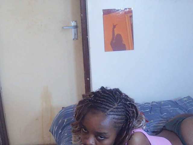 Charish live cam on BongaCams
