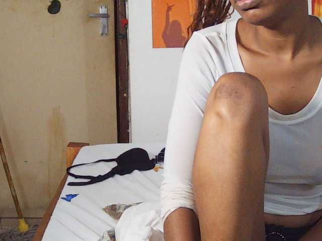 Charish live cam on BongaCams
