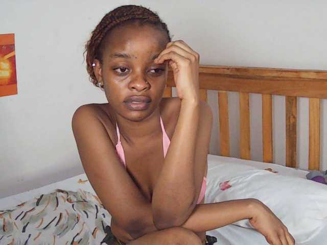 Charish live cam on BongaCams