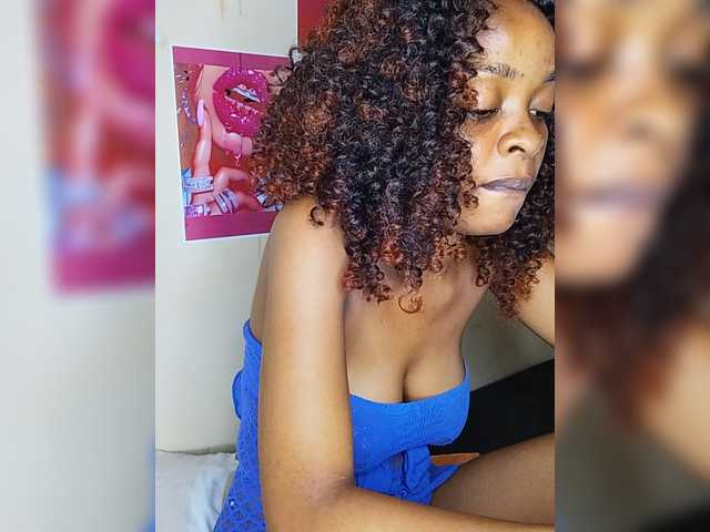 Charish live cam on BongaCams