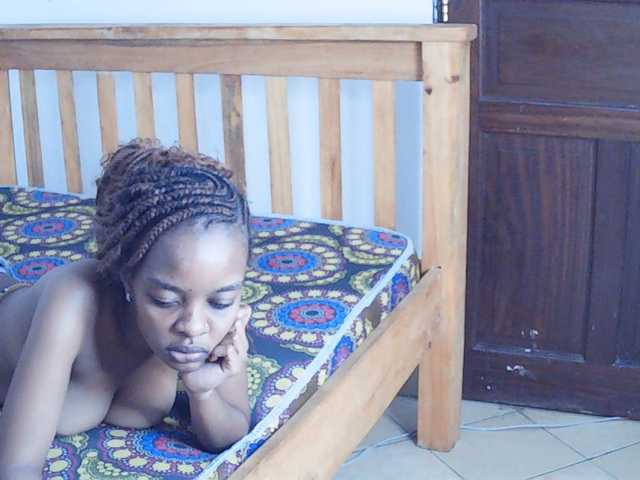 Charish live cam on BongaCams
