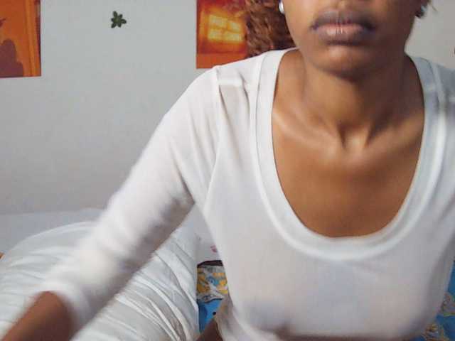Charish live cam on BongaCams