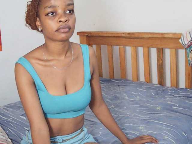 Charish live cam on BongaCams