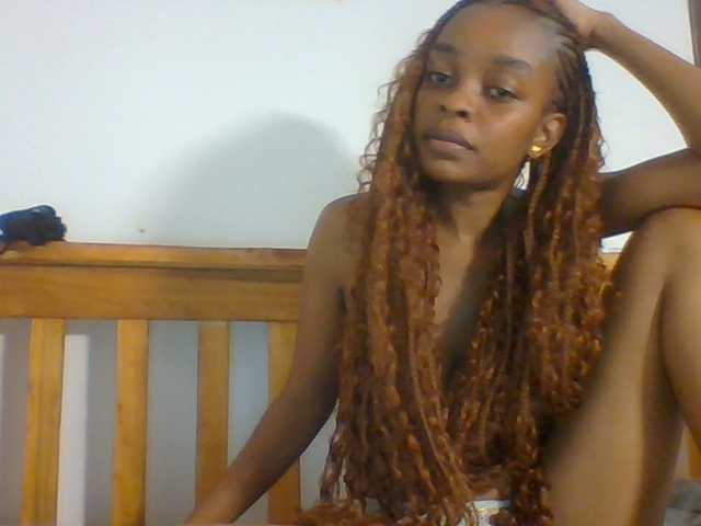 Charish live cam on BongaCams
