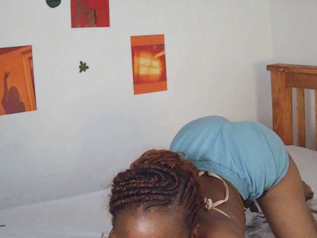 Charish live cam on BongaCams