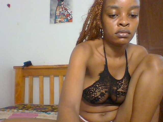 Charish live cam on BongaCams
