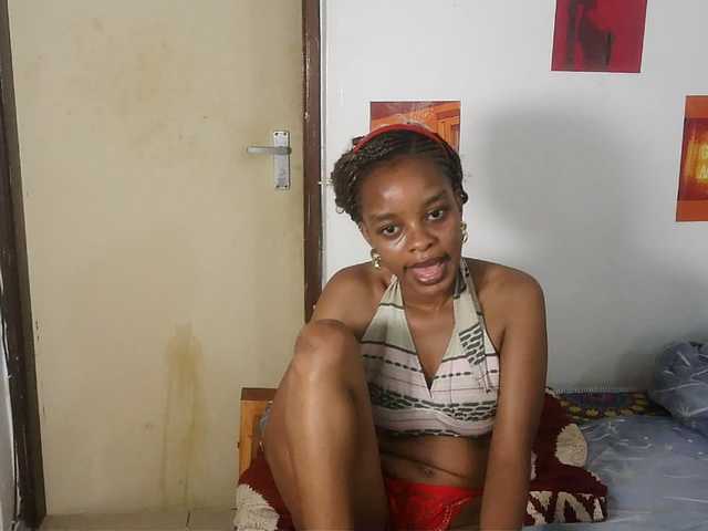 Charish live cam on BongaCams