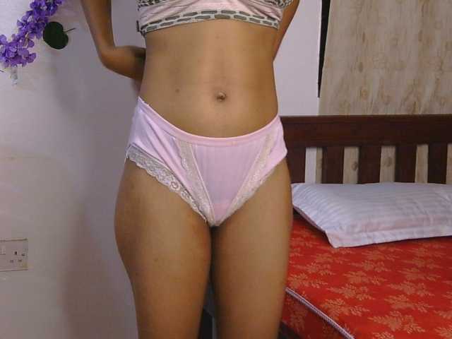 Charish live cam on BongaCams