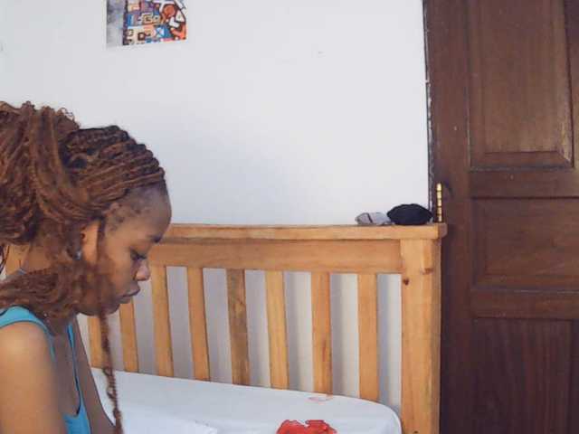 Charish live cam on BongaCams