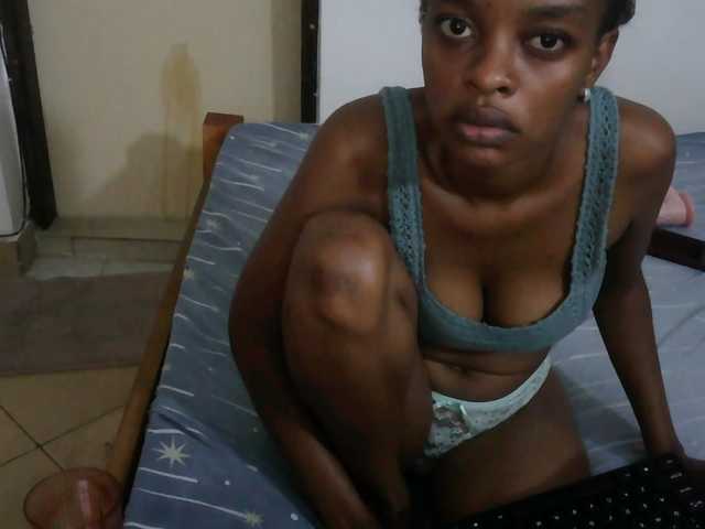 Charish live cam on BongaCams