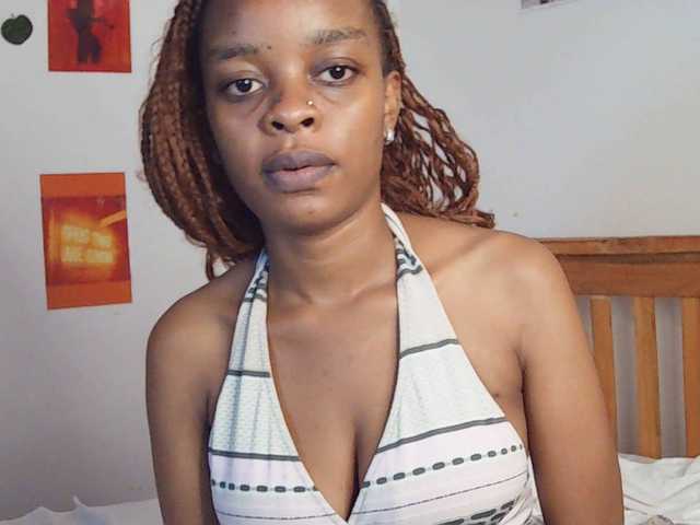 Charish live cam on BongaCams