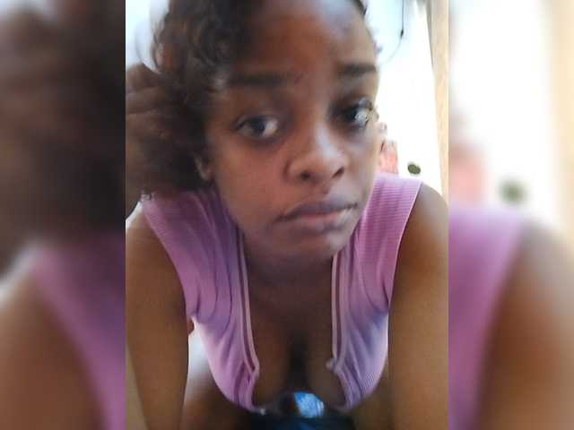 Charish live cam on BongaCams