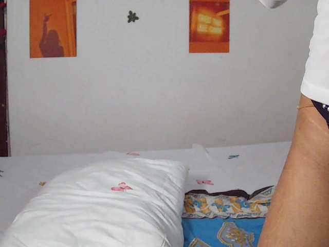 Charish live cam on BongaCams