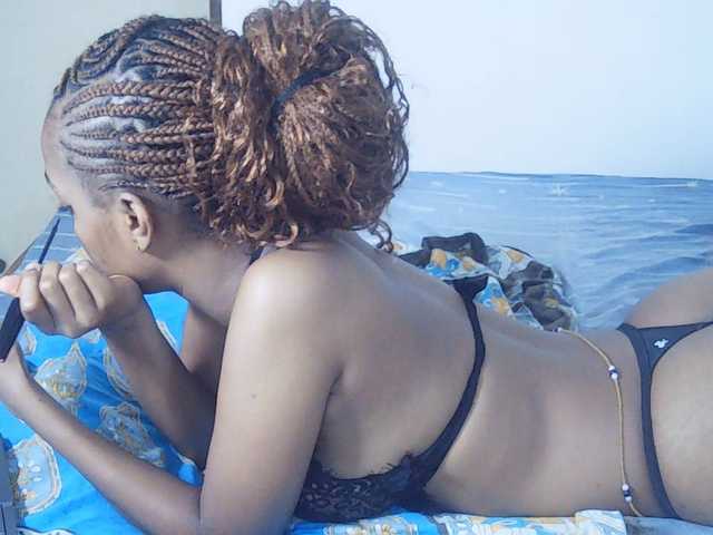 Charish live cam on BongaCams