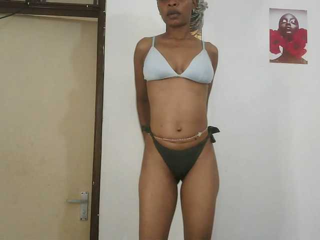 Charish live cam on BongaCams