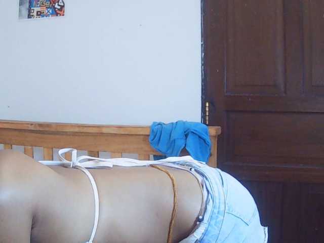 Charish live cam on BongaCams