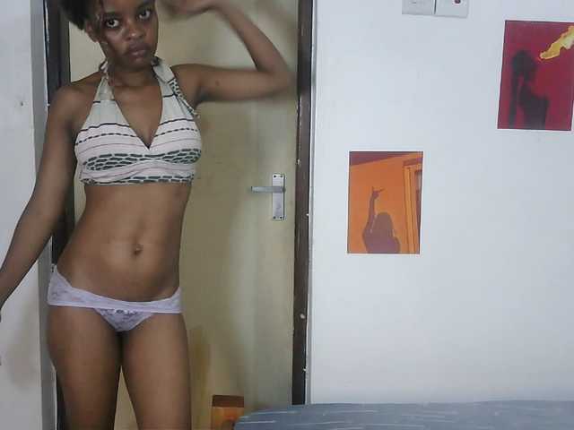 Charish live cam on BongaCams