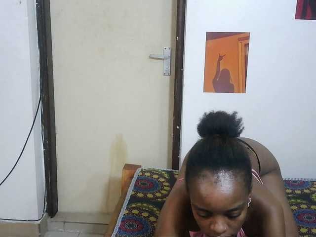 Charish live cam on BongaCams
