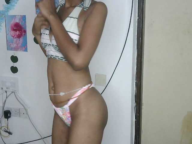 Charish live cam on BongaCams