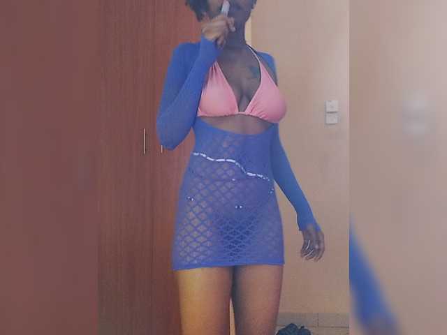Charish live cam on BongaCams