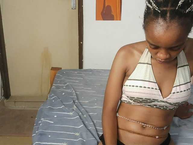 Charish live cam on BongaCams