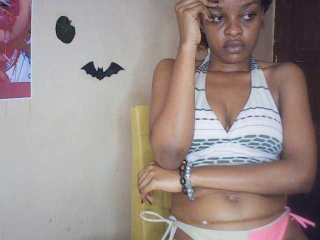 Charish live cam on BongaCams