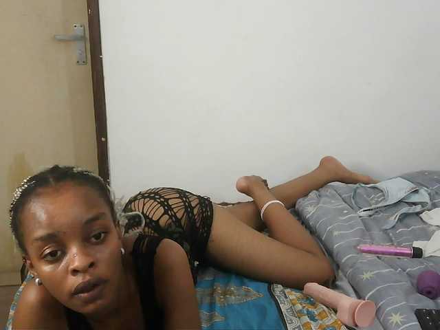 Charish live cam on BongaCams