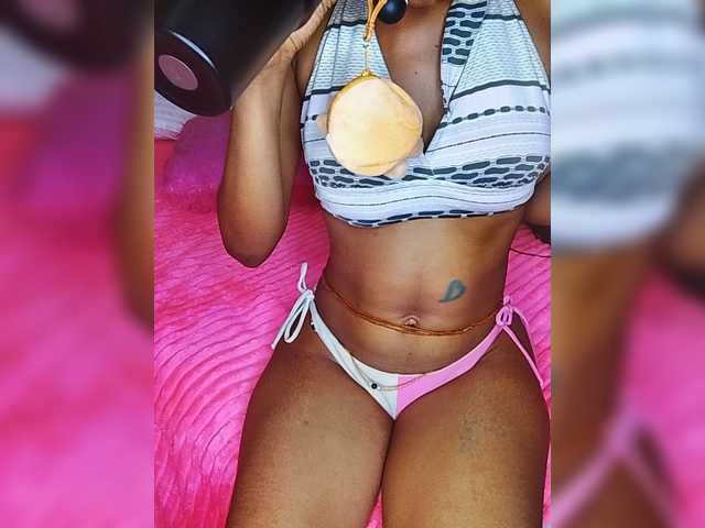 Charish live cam on BongaCams