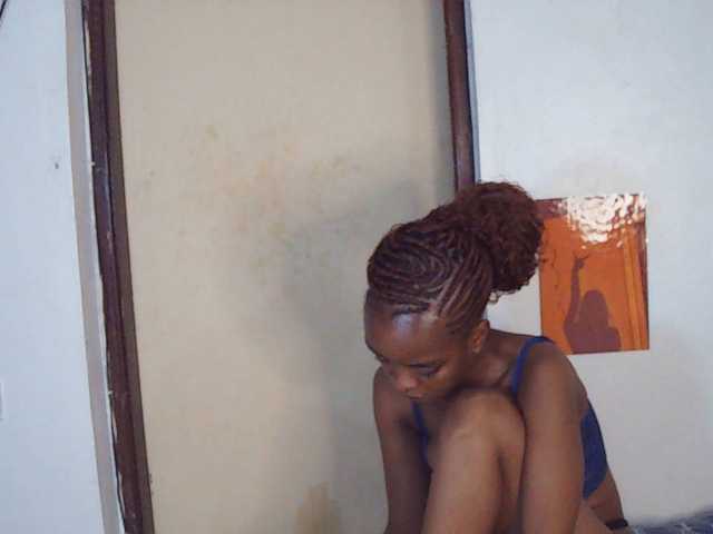 Charish live cam on BongaCams