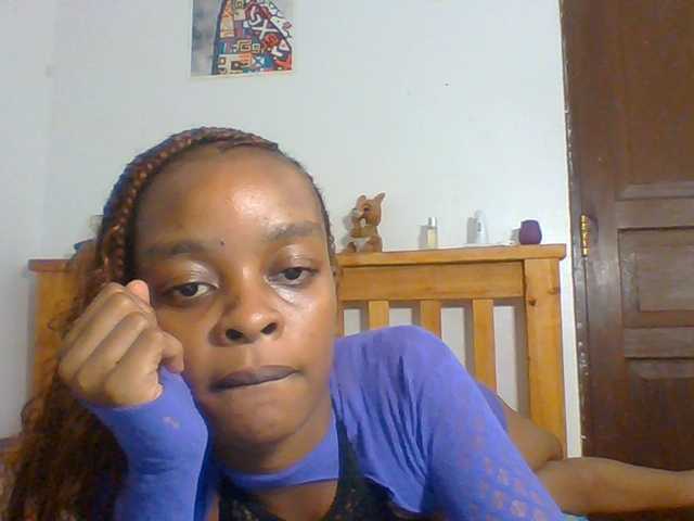 Charish live cam on BongaCams