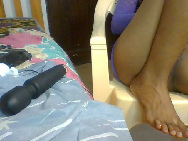 Charish live cam on BongaCams