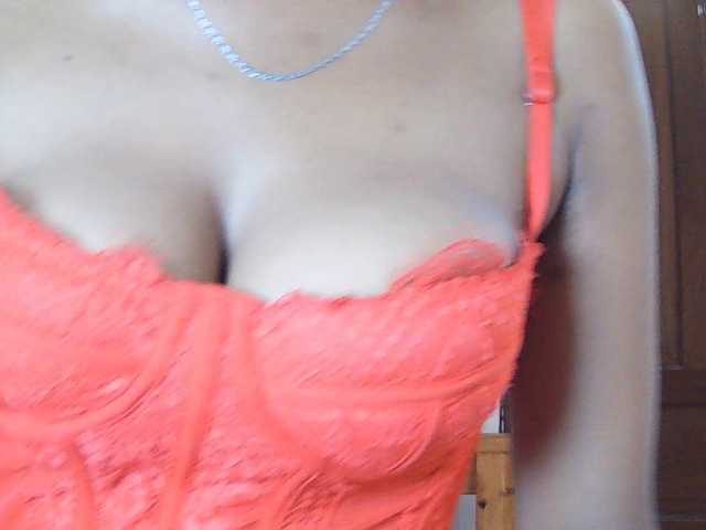 Charish live cam on BongaCams