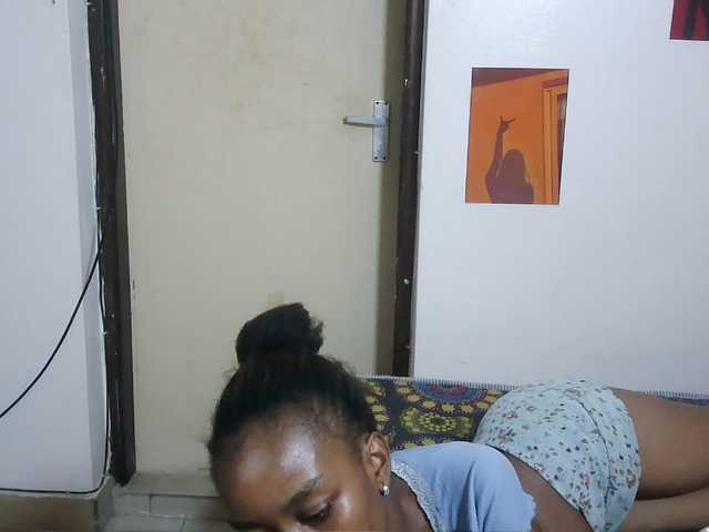 Charish live cam on BongaCams