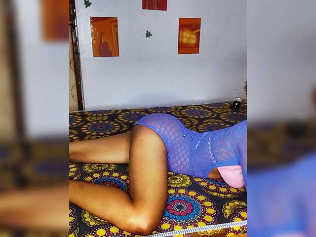 Charish live cam on BongaCams